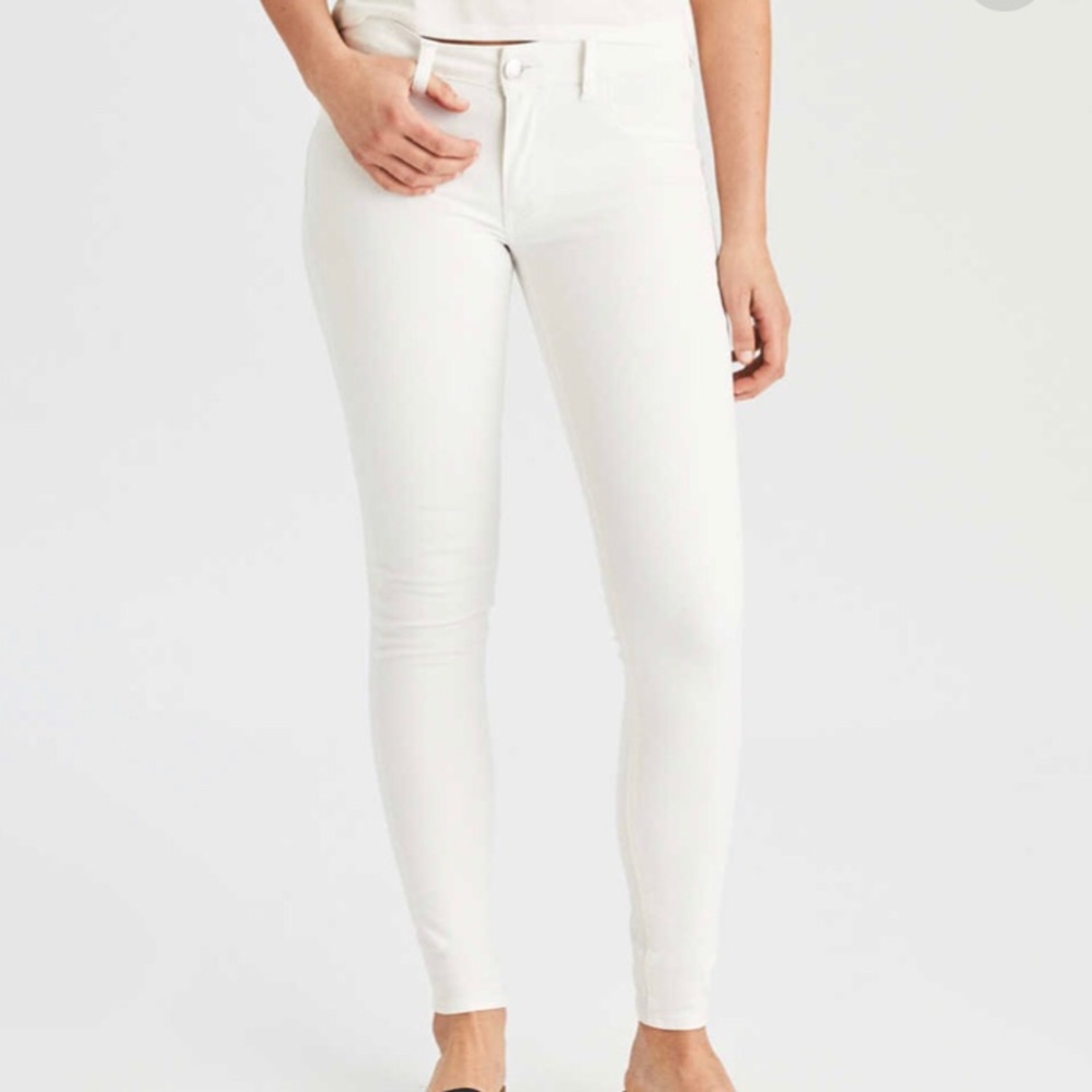 American Eagle White Jeans OFFERS ACCEPTED